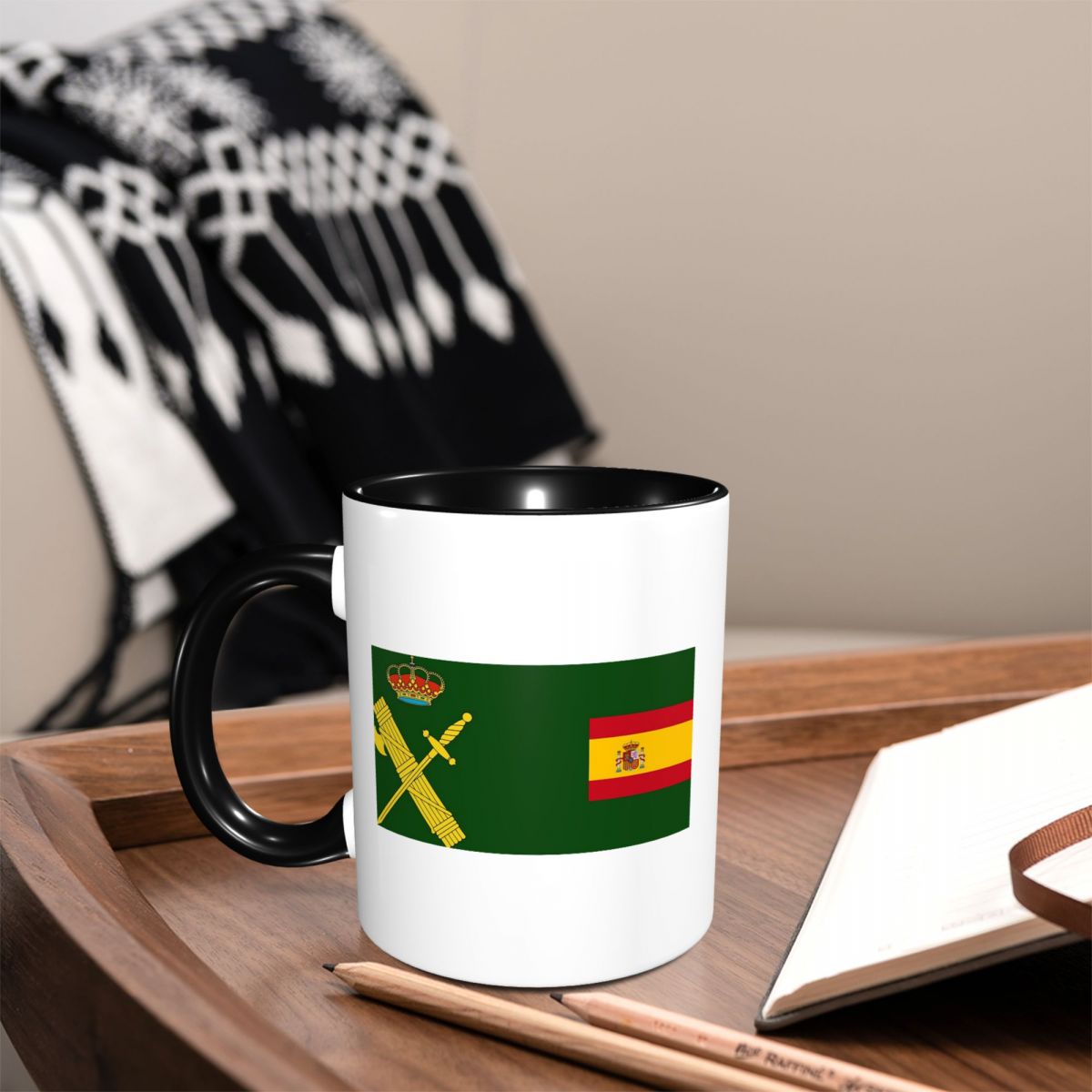Bendera Spanyol Plus Lambang M - Coffee Plus Tea ulasan dan harga